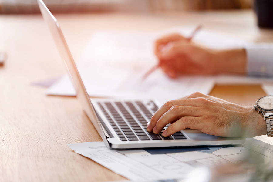 上海刑事律師視角:湖南東安被刺傷教師離世事件的法律思考與家屬訴求