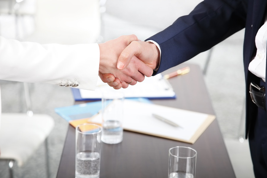 上海律師咨詢網(wǎng)解讀:起訴還錢的時(shí)間線與影響因素