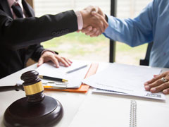 <b>靜安區(qū)律師解析把人打成輕微傷的賠償問(wèn)題</b>